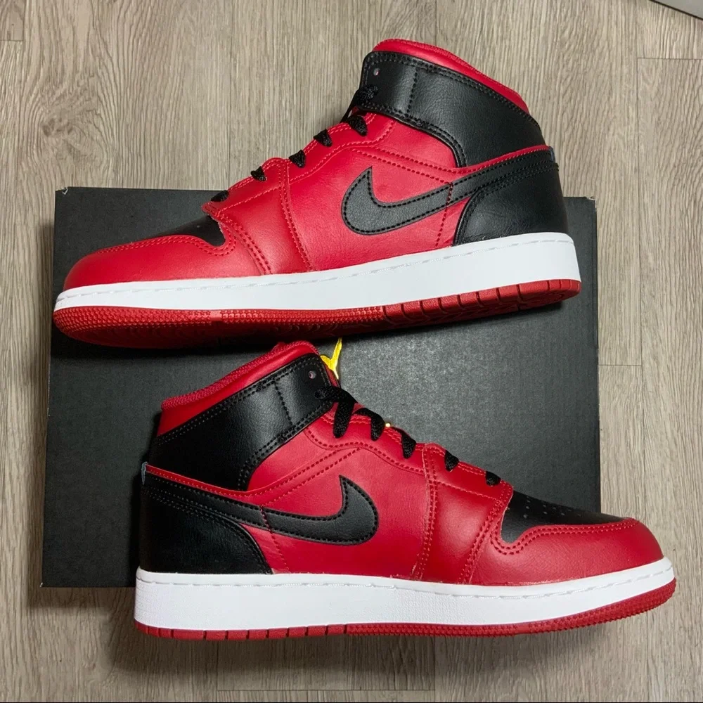 Nike Air Jordan 1 Mid GS 'Reverse Bred' Gym Red/Black 554725-660 Size 6.5Y/8W - Picture 3 of 11